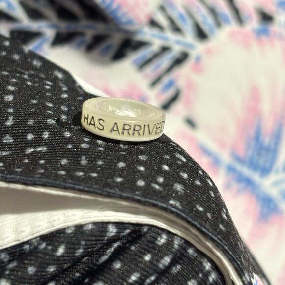 Chubbies Hawaiian Golf Polo Shirt Mens Small Black Pink Flamingos Short Floral - Picture 4 of 10